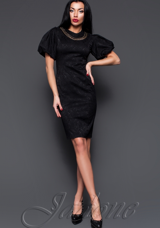Черное платье с рукавом футляр