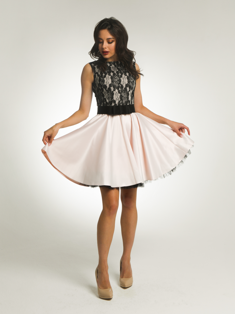 Коктейльное платье / Платье-мини с кружевным лифом, пудра