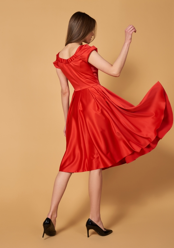 Коктейльное платье из атласа с карманами, красное - Коктейльное платье из атласа с карманами, красное