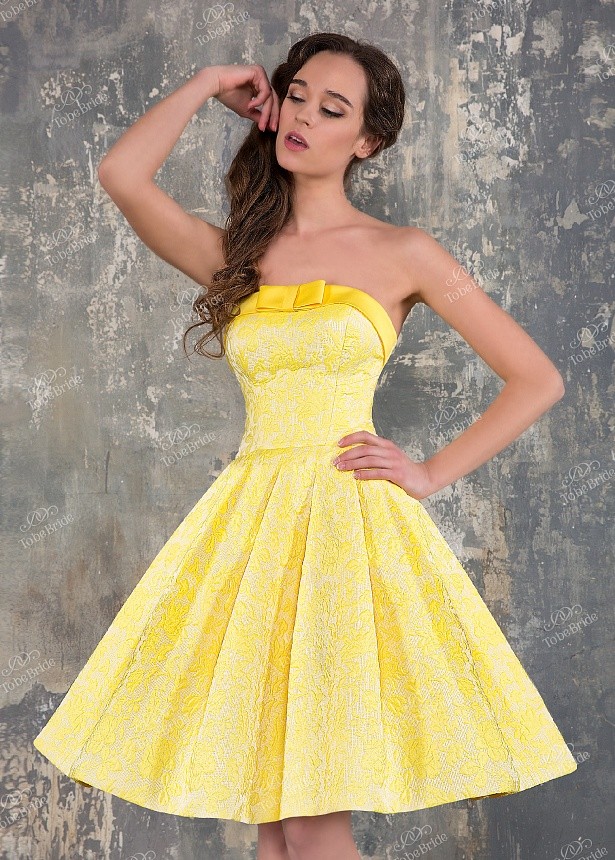 Желтые пышные платья