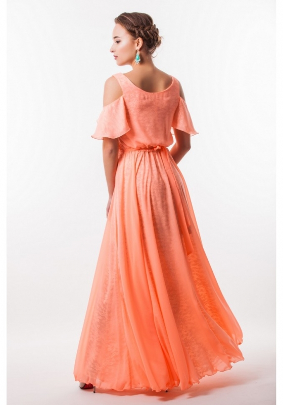 Платья цвета персик