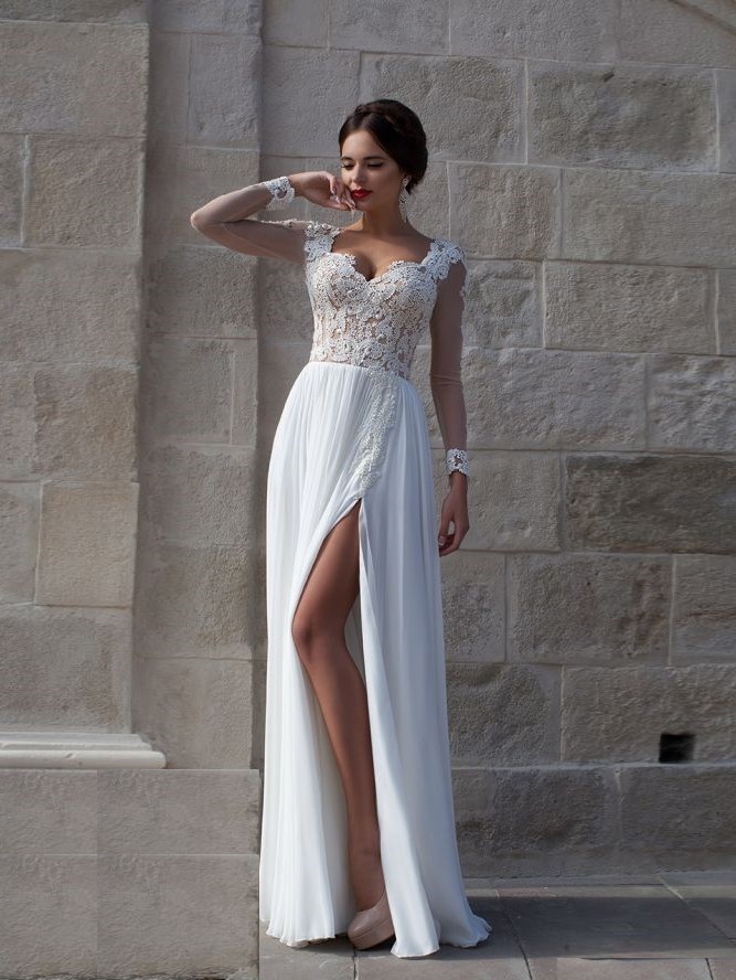 Белое платье длинное с разрезом на ноге